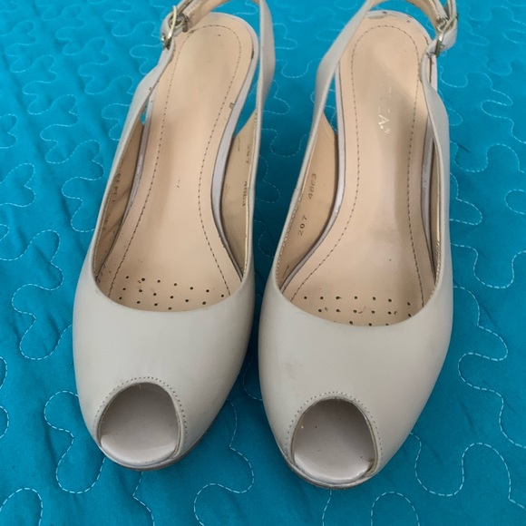 Andrea -Leather Heels - Picture 3 of 11